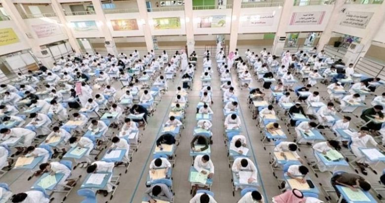 حظر مراقبة المعلمين على الامتحانات في المواد التخصصية لضمان العدالة الأكاديمية