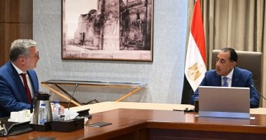 رئيس الوزراء يجتمع بوزير البترول لمناقشة ملفات العمل الهامة