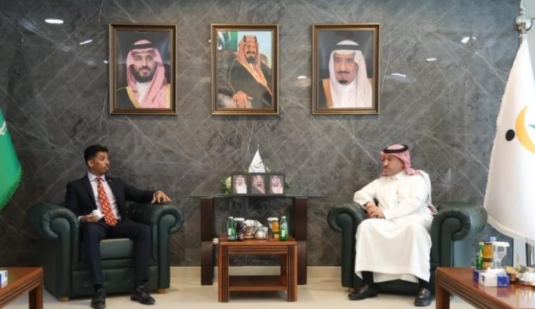 رئيس جمعية حقوق الإنسان يلتقي وفد السفارة البريطانية لتعزيز التعاون في مجال حقوق الإنسان