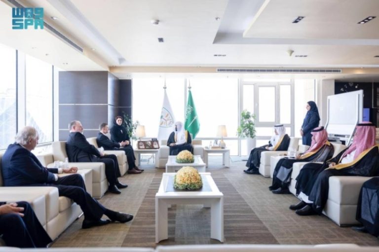 رئيس ديوان المظالم يستقبل وفد جامعة سذرن ماثدست ويوقع مذكرة تفاهم جديدة