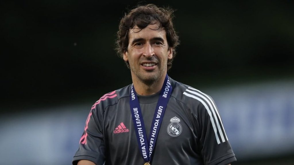 راؤول جونزاليس يتولى تدريب منتخب إسبانيا بعد مغادرته ريال مدريد بشكل مفاجئ
