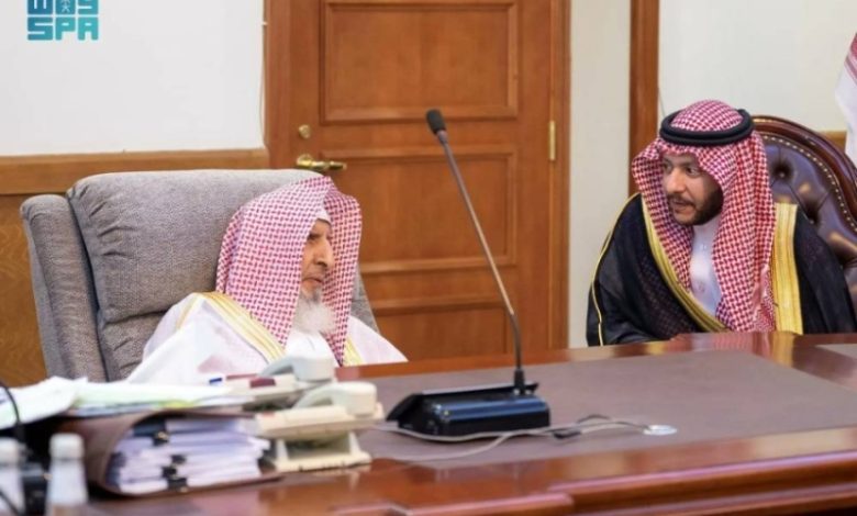زيارة محافظ الطائف للمفتي العام للمملكة لتعزيز العلاقات والتعاون بين الجانبين
