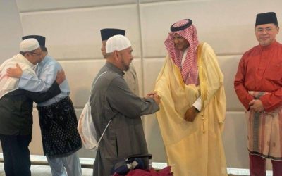 سفير المملكة في بروناي دار السلام يرحب بالحجاج العائدين من المشاعر المقدسة بعد الحج