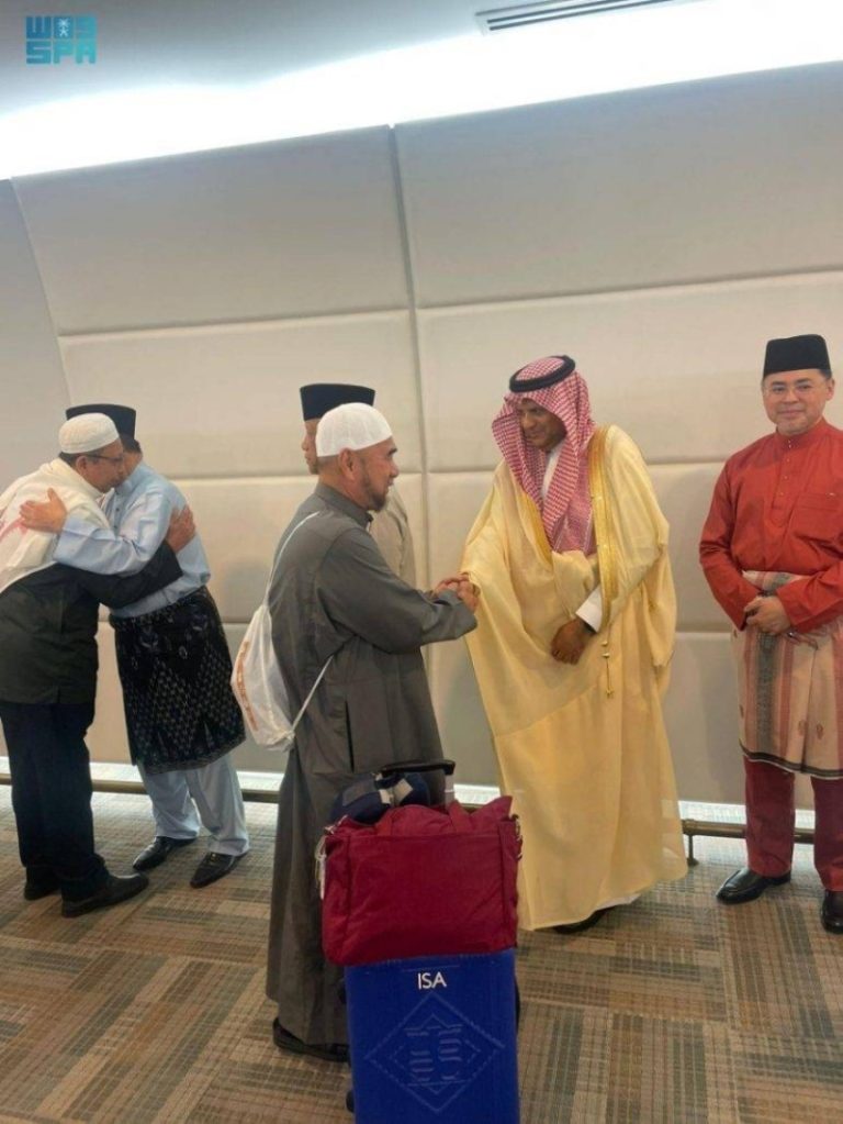 سفير المملكة في بروناي دار السلام يرحب بالحجاج العائدين من المشاعر المقدسة بعد الحج