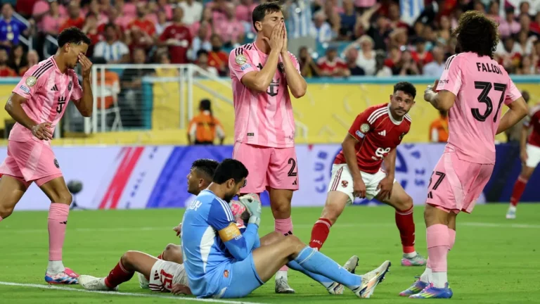 سواريز يثني على نجم الأهلي المصري بعد انطلاق بطولة كأس العالم للأندية