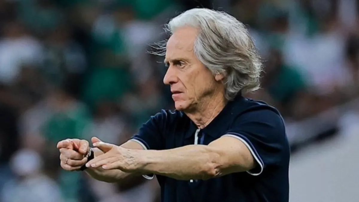 شروط جزائية مفاجئة تقصي يايسله عن الأهلي وتتيح الفرصة لخورخي خيسوس للانضمام