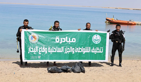 عنوان حصري: حملة تنظيف شاطئ العيقة وقاع البحر في المدينة المنورة للحفاظ على البيئة