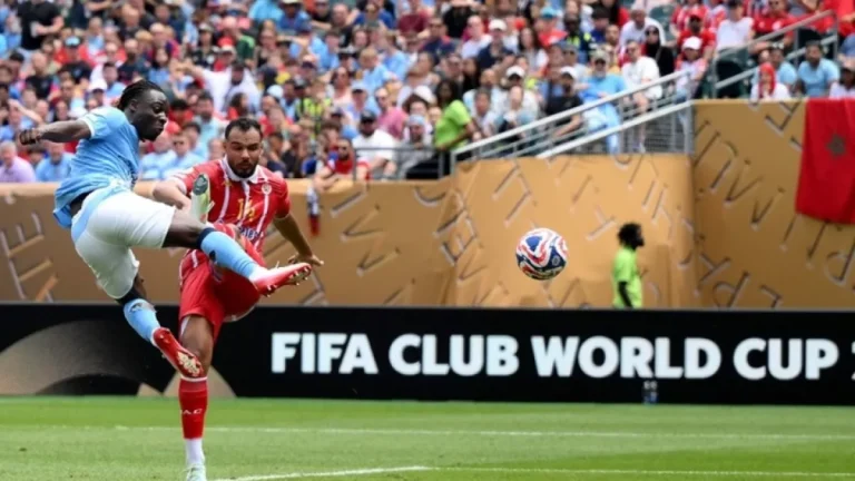 مانشستر سيتي يتفوق على الوداد بثنائية في كأس العالم للأندية مع عرض فيديو精彩