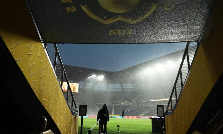 مجموعة الهلال تؤجل مباراة باتشوكا وريد بول سالزبورغ بسبب العواصف الجوية الشديدة