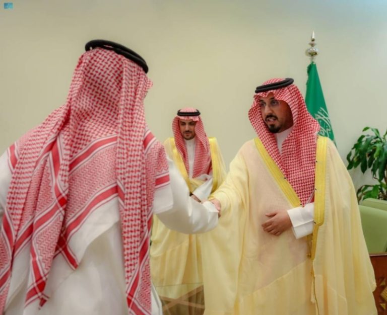 محافظ الخرج يستقبل التهاني بمناسبة عيد الأضحى من موظفي وموظفات المحافظة