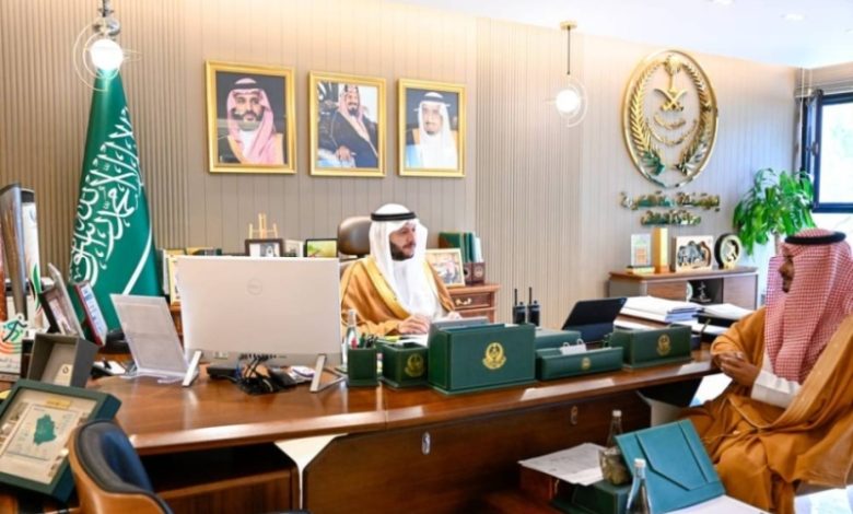 محافظ الطائف يجتمع بمديري المدن الصحية والمراكز المجتمعية لتعزيز التعاون الصحي بالمنطقة