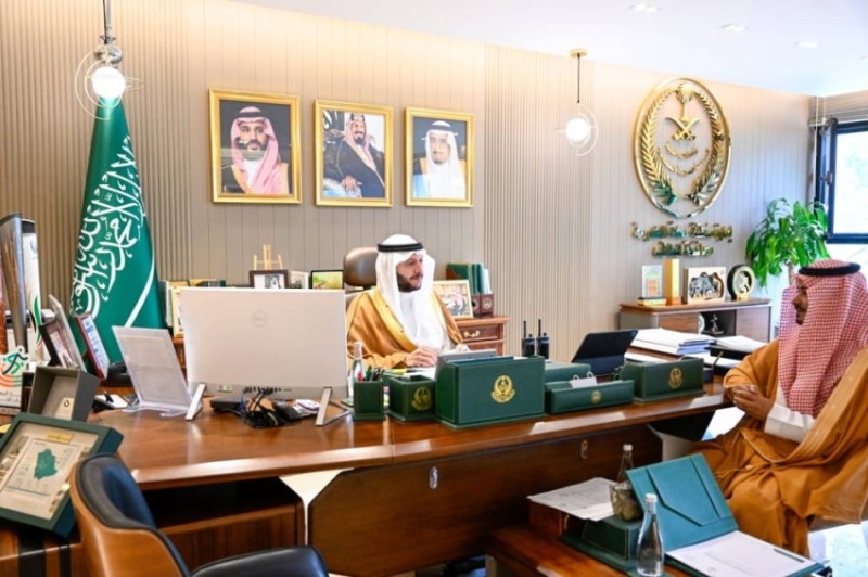 محافظ الطائف يجتمع بمديري المدن الصحية والمراكز المجتمعية لتعزيز التعاون الصحي بالمنطقة