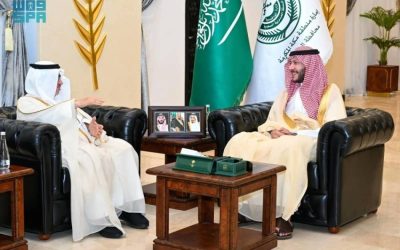 محافظ الطائف يلتقي قيادات المركز الوطني لتنمية الغطاء النباتي ومكافحة التصحر بشكل رسمي