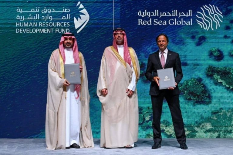 محافظ جدة يشارك في احتفال تخريج دفعة برنامج “البحر الأحمر” للتدريب المهني الثالثة