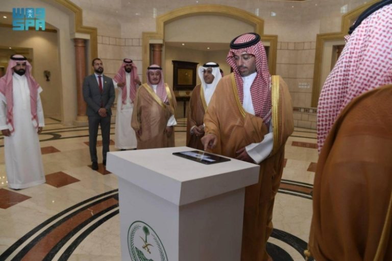 محافظ جدة يطلق مبادرة جديدة تحت عنوان “عيونك أمانة” لتعزيز السلامة والأمان