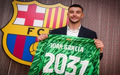 مدرب إسبانيا يعلن خبرًا سارًا لبرشلونة بعد انضمام خوان جارسيا للفريق