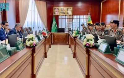 مدير الدفاع المدني يناقش القضايا المشتركة مع رئيس الحماية المدنية الإيطالية