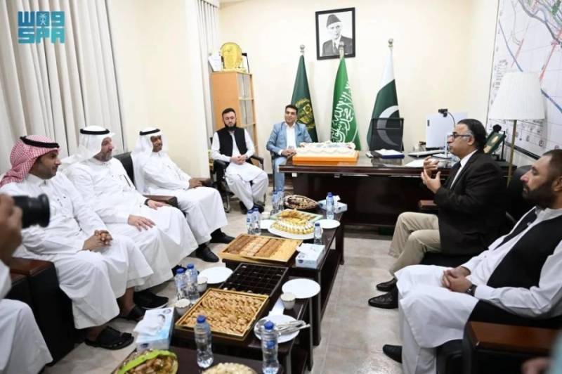 "مشاط" يراقب تقدم العمل في مكاتب تنظيم شؤون الحج بكل دقة واهتمام