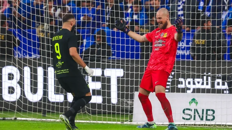 مطلب جريء يطالب بإحداث توازن بين الهلال والاتحاد في نظام الاحتراف الجديد