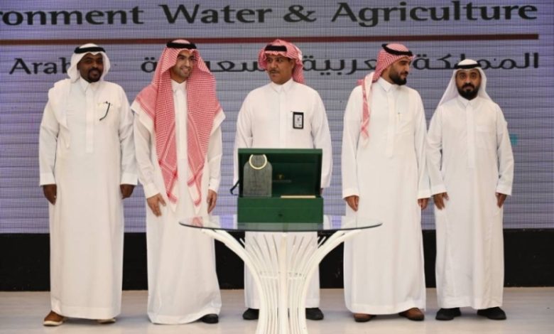 مكة المكرمة تكرّم العاملين في موسم الحج 1446هـ تقديراً لجهودهم الكبيرة والمتميزة