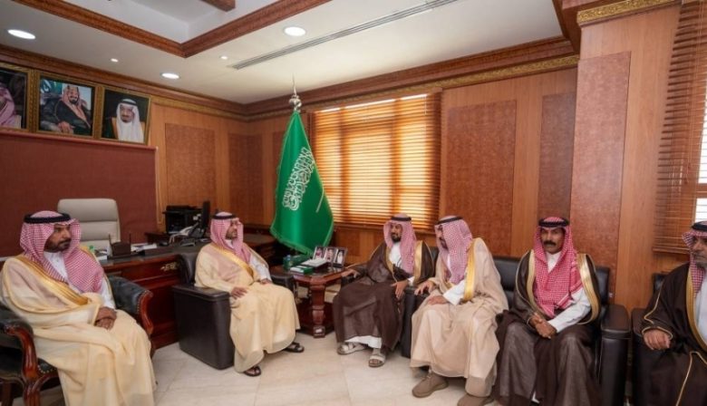 نائب أمير حائل يجتمع مع مديري الجهات الحكومية وأعضاء المجلس المحلي في بقعاء