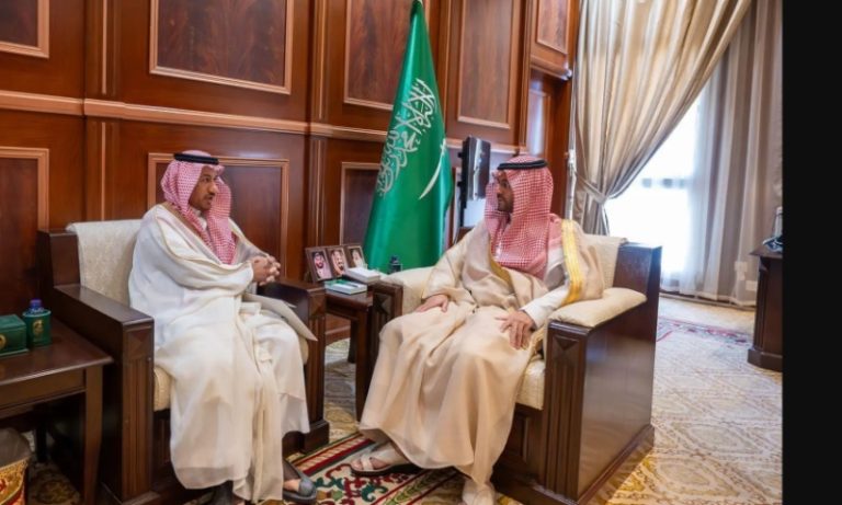 نائب أمير حائل يلتقي مدير عام شركة المياه الوطنية ويبحث سبل التعاون في المنطقة