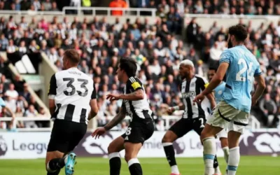 نجم نيوكاسل يعلن موقفه النهائي من عرض الاتحاد بعد قرار حاسم ومثير