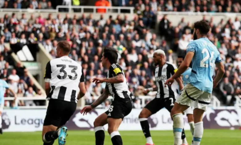 نجم نيوكاسل يعلن موقفه النهائي من عرض الاتحاد بعد قرار حاسم ومثير