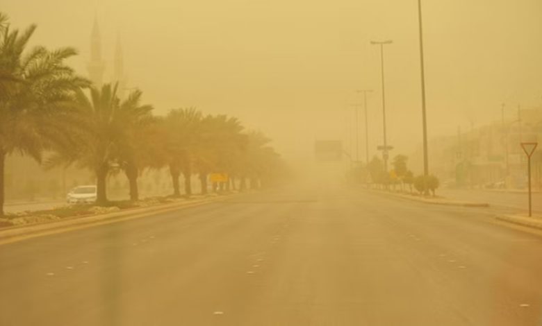 نشاط رياح وأتربة مثارة تؤثر على منطقة نجران وفقًا لتوقعات الأرصاد الجوية