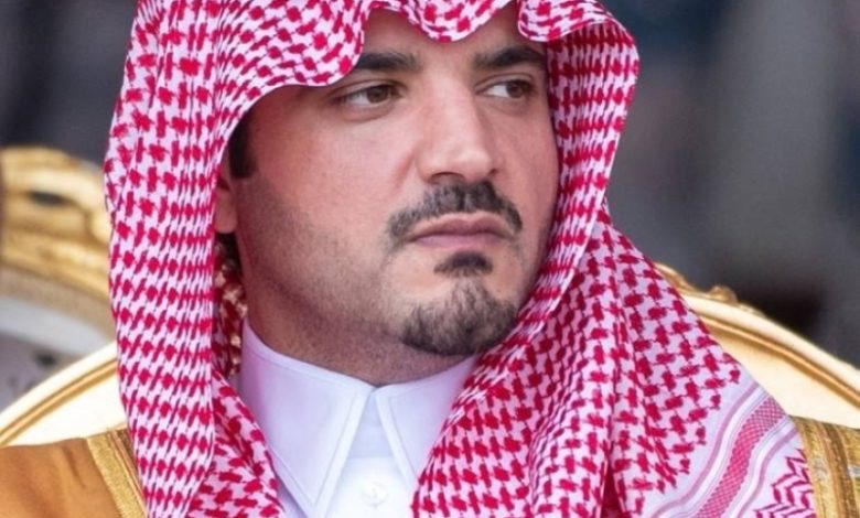 وزير الداخلية يقدم تعازيه لعصام الشريف في رحيل والدته الغالية