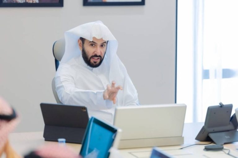 وزير العدل يُطلق بوابة خدماتي لتعزيز كفاءة العمليات ودعم موظفي الوزارة