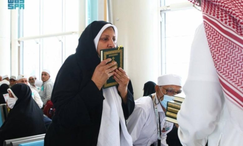 وصول الدفعة الأولى من الحجاج الإيرانيين إلى مطار عرعر استعدادًا لأداء مناسك الحج
