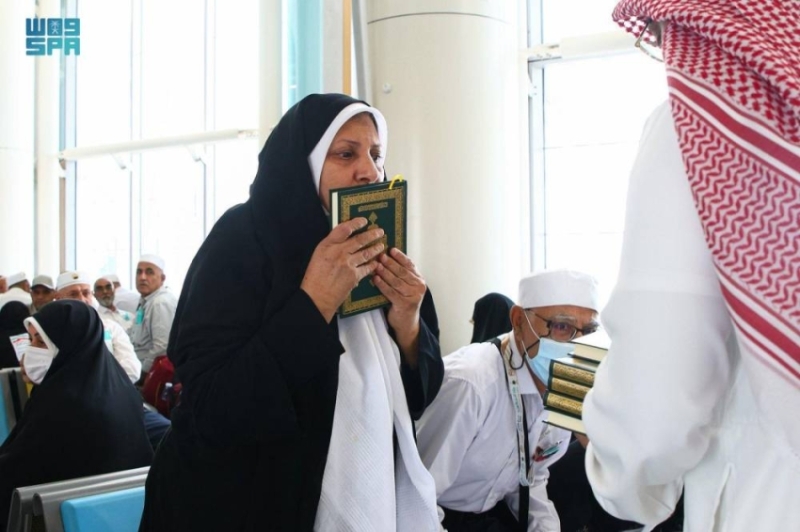 وصول الدفعة الأولى من الحجاج الإيرانيين إلى مطار عرعر استعدادًا لأداء مناسك الحج