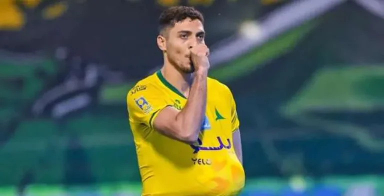 قرار الأهلي مع وسام أبوعلي يبدد آمال محمد شريف في العودة.