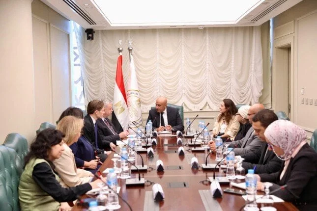 آخر مستجدات مشروع المدارس المصرية-الألمانية بين وزير التعليم والسفير الألماني