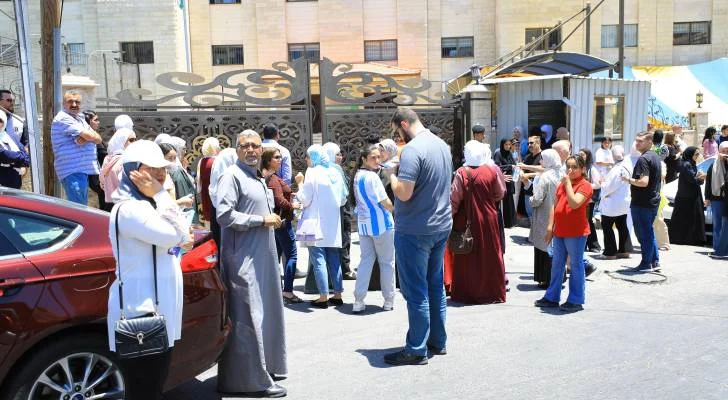 آراء طلبة التوجيهي 2025 تتباين حول امتحان الكيمياء: "متوسط والأسئلة بنمط جديد"