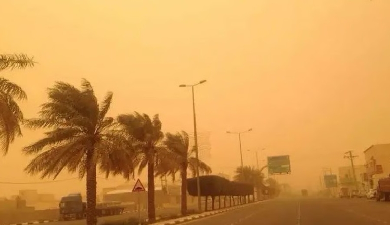 أتربة مثارة تستمر حتى العاشرة مساء في جازان وتحذيرات للمواطنين