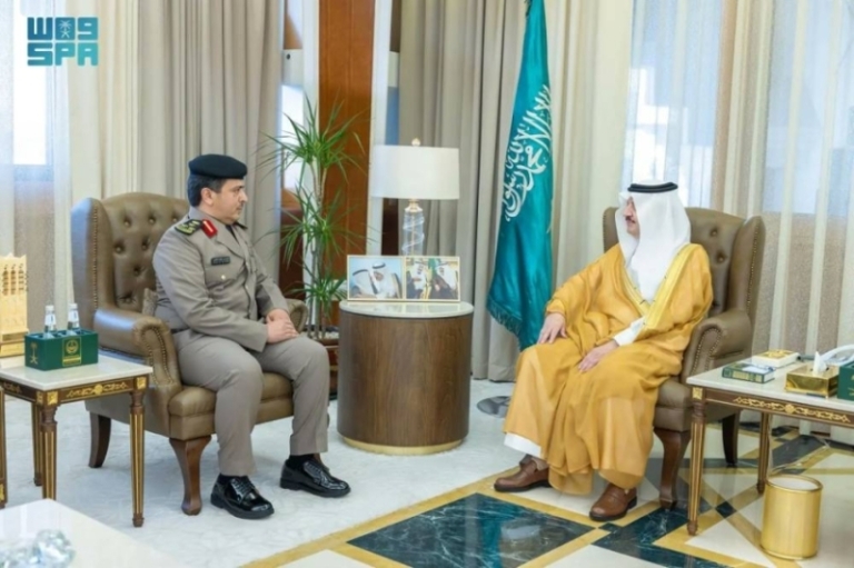 أمير الشرقية يثمّن جهود مكافحة المخدرات ويكرّم المتميزين من الضباط والأفراد