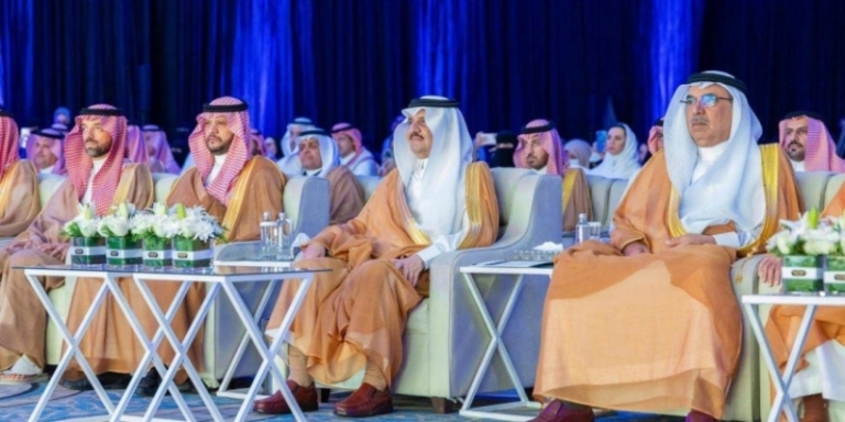 أمير الشرقية يفتتح مؤتمر التحول الرقمي لعام 2025 بمشاركة واسعة من الفعاليات.