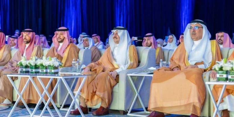 أمير الشرقية يفتتح مؤتمر التحول الرقمي لعام 2025 بمشاركة واسعة من الفعاليات.