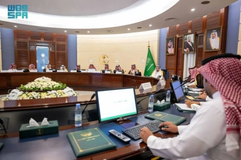 أمير القصيم يتولى رئاسة اجتماع خاص لتطوير وسط مدينة بريدة بشكل شامل.