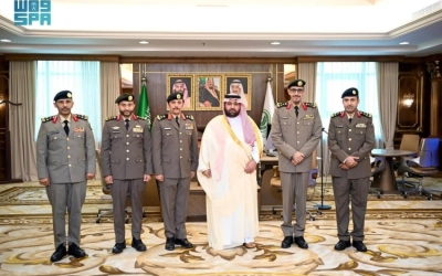أمير جازان يمنح قيادات أمنية رتبهم الجديدة