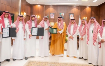 أمير حائل يستقبل فريق كفاءة الطاقة في الإمارة لمناقشة تعزيز الاستخدام الفعال للطاقة.