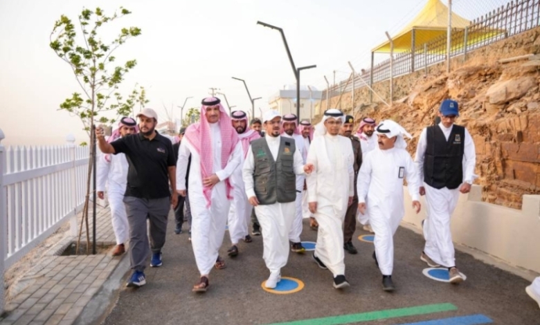 أمين منطقة الباحة يطلق مشروع "ممشى الغروب" في منتزه الأمير متعب ببني كبير.