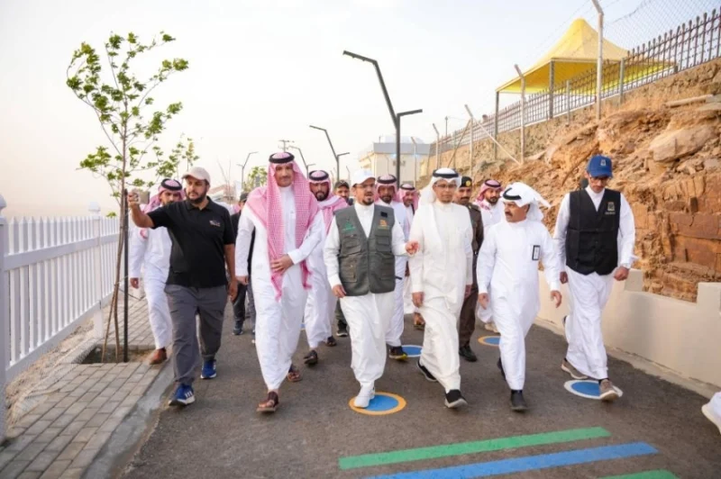 أمين منطقة الباحة يطلق مشروع "ممشى الغروب" في منتزه الأمير متعب ببني كبير.