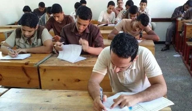 أولياء أمور يستعرضون آراء طلاب الثانوية العامة حول امتحاني الكيمياء والجغرافيا