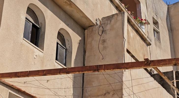 إخلاء مبنى سكني في إربد بعد انهيار أجزاء منه، حسب مراسل رؤيا