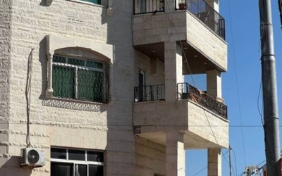 إزالة بناية آيلة للسقوط في إربد