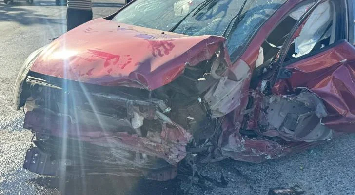إصابة شخص بحادث سير على طريق وادي الشجرة في السلط وفق مراسل "رؤيا" صور توثيقية