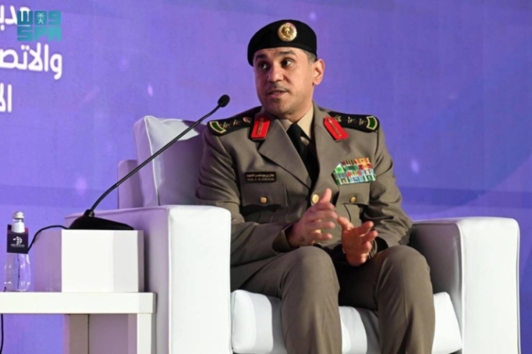 ابن شلهوب يبرز أهمية الإعلام الرقمي في تعزيز الوعي والتوعية الأمنية بشكل فعّال.